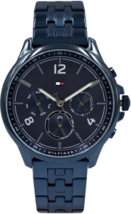 Niebieski zegarek ze stalową bransoletą – zdjęcie główne