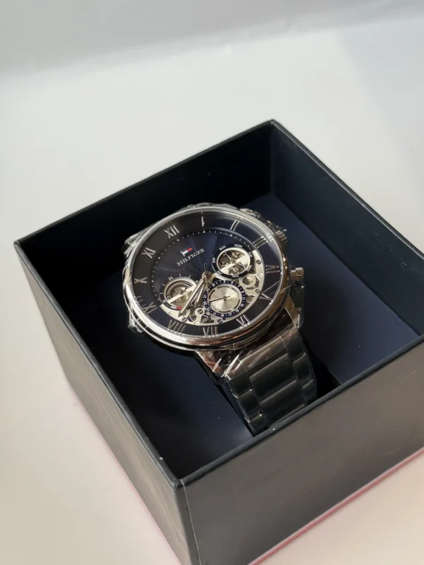 Granatowa tarcza open-heart 1710569 ze stalową bransoletą 22 mm – zdjęcie 7