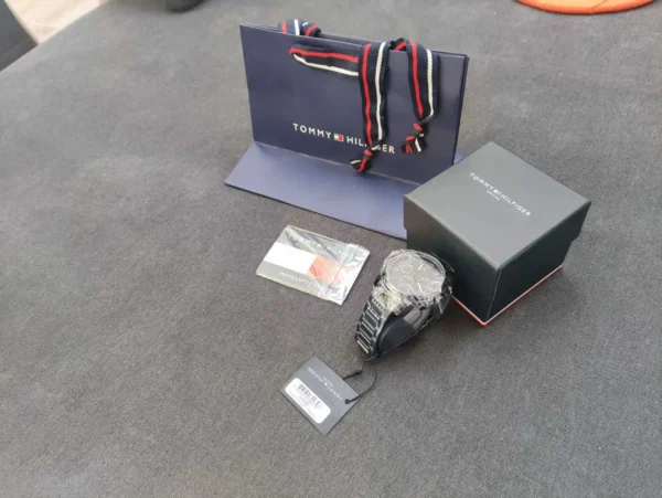 Zegarek męski Tommy Hilfiger Decker 1791560 granatowa stalowa bransoleta chronograf – zdjęcie 2