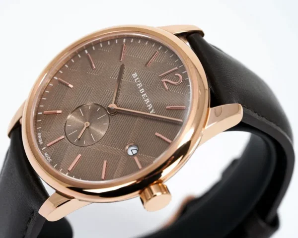 Zegarek Burberry BU10012 – ujęcie tarczy i koperty