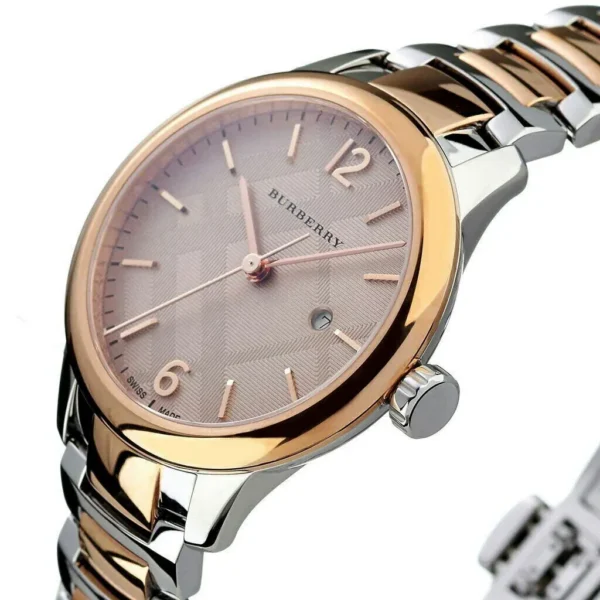 Zegarek Burberry BU10117 – ujęcie tarczy i koperty