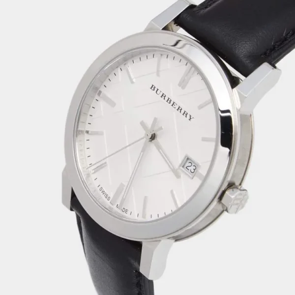 Zegarek Burberry BU9008 – ujęcie tarczy i koperty