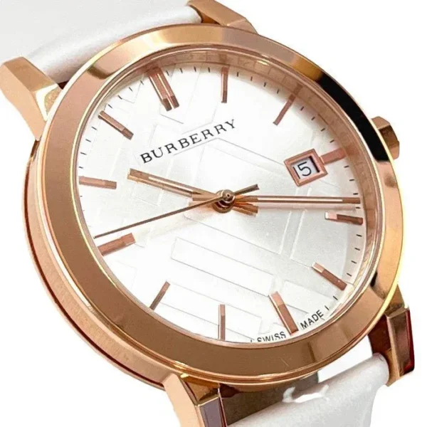 Zegarek Burberry BU9012 – ujęcie tarczy i koperty