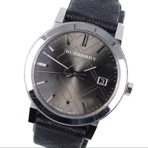 Zegarek Burberry BU9024 – ujęcie tarczy i koperty