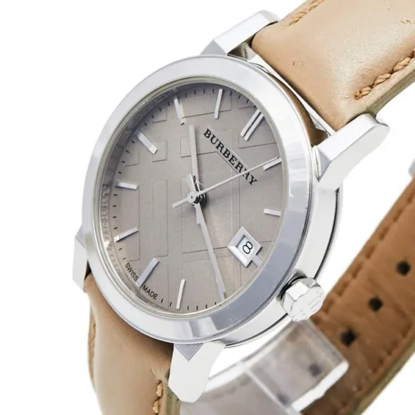 Zegarek Burberry BU9107 – ujęcie tarczy i koperty